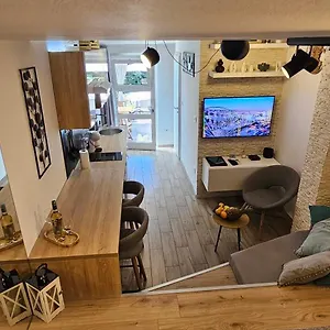 Studio Ayla Apartman