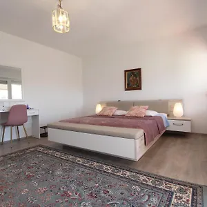 And Dino Apartman
